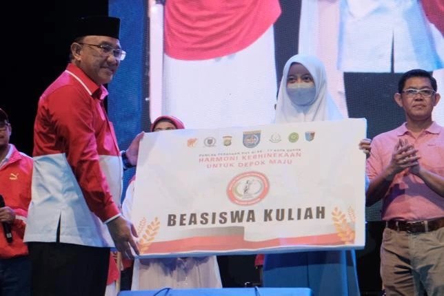 20 Siswa Depok Peroleh Beasiswa Kuliah di STIHP Pelopor Bangsa